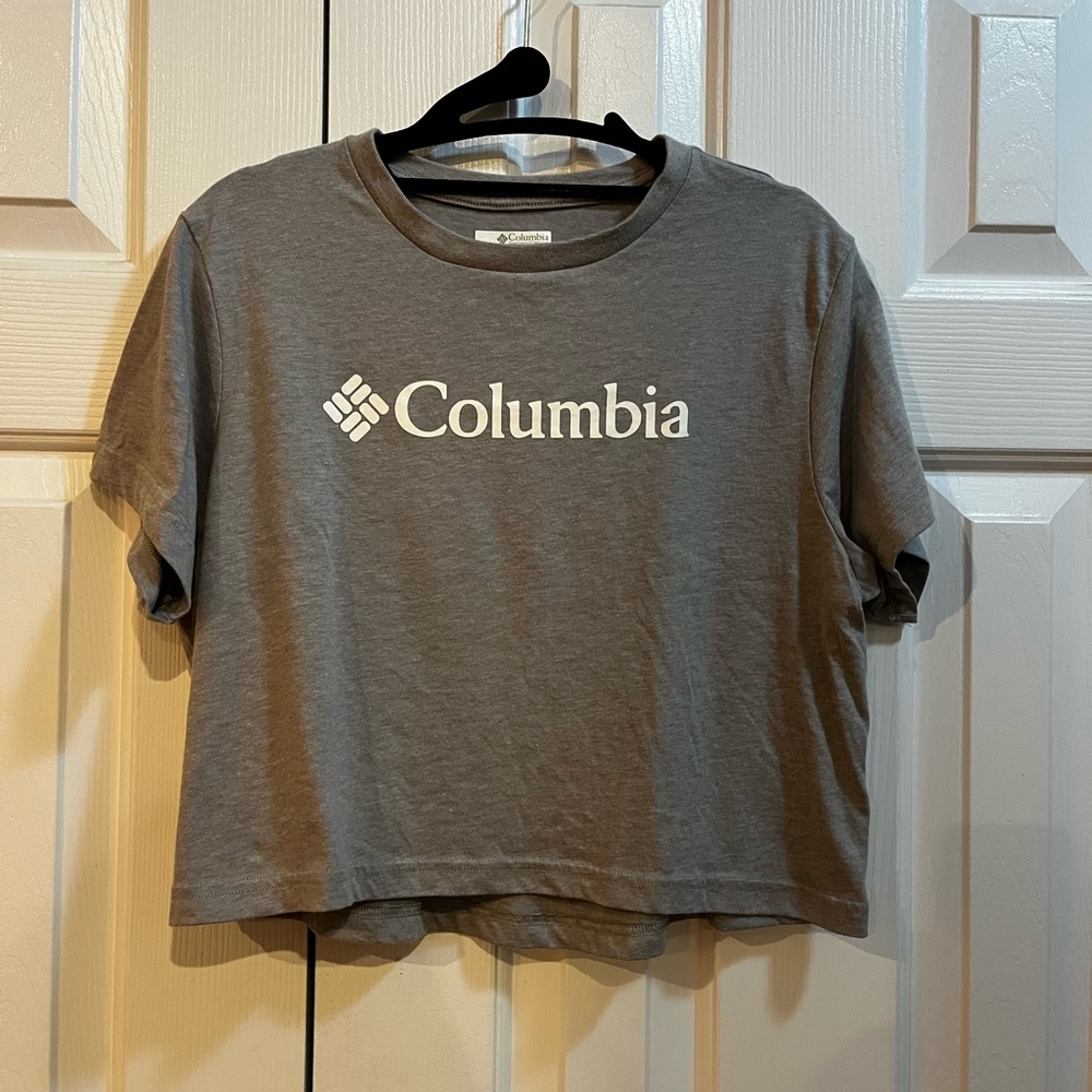 Columbia Women's Charcoal Gray Short Sleeve Tee